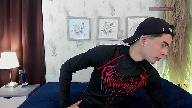 Snapshot of willy_diamond chatting on 07.17.26 willy diamond online show from 07.17.26