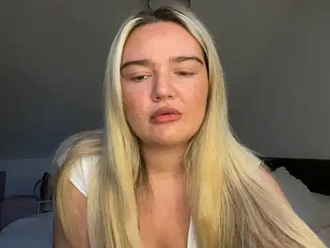 Snapshot of Annaox chatting on 05.31.26 Annaox online show from 05.31.26