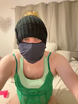 Snapshot of ShyTQueen chatting on 06.17.26 ShyTQueen online show from 06.17.26