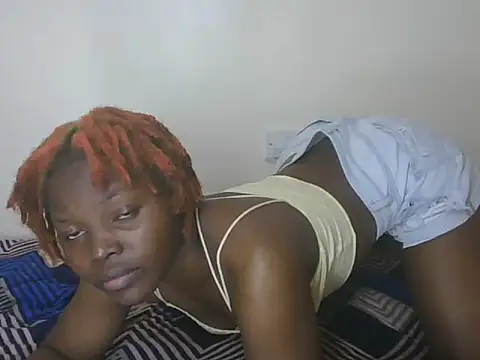 Snapshot of Aura_desire chatting on 06.19.26 Aura desire online show from 06.19.26