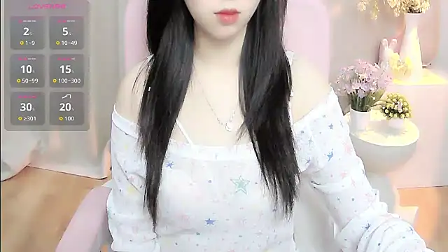 Snapshot of shynana chatting on 06.27.26 shynana online show from 06.27.26