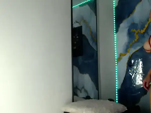 Snapshot of Yasmine_Tapias chatting on 06.20.26 Yasmine Tapias online show from 06.20.26