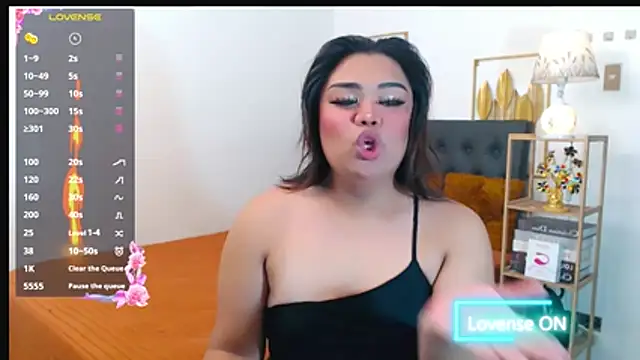 Snapshot of Asian_Miyaka chatting on 06.11.26 Asian Miyaka online show from 06.11.26