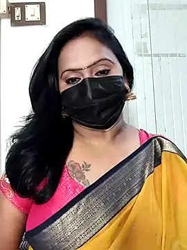 Snapshot of Meera_mia chatting on 06.24.26 Meera mia online show from 06.24.26