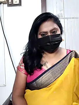 Snapshot of Meera_mia chatting on 06.24.26 Meera mia online show from 06.24.26