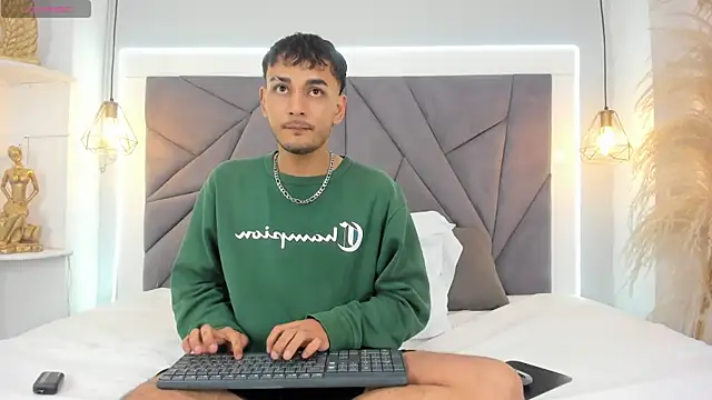 Snapshot of LiamBlake_ chatting on 06.24.26 LiamBlake online show from 06.24.26