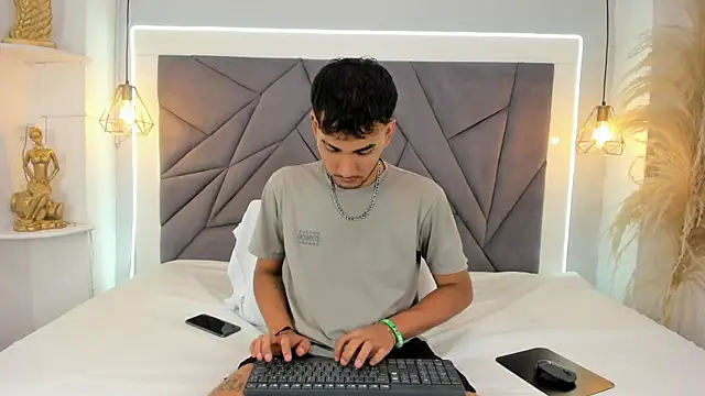 Snapshot of LiamBlake_ chatting on 06.26.26 LiamBlake online show from 06.26.26