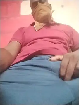 Snapshot of bossmagi chatting on 11.15.25 bossmagi online show from 11.15.25