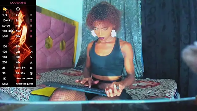 Snapshot of xsofiacastro chatting on 06.27.26 xsofiacastro online show from 06.27.26