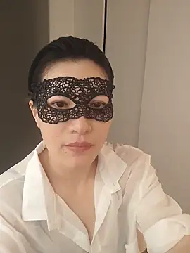 Snapshot of DD202820 chatting on 06.16.26 DD202820 online show from 06.16.26