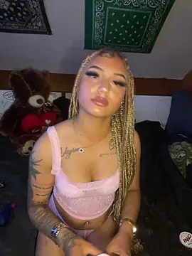 YoungXylena online show from 05.31.26