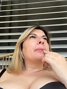 evaxxxcurvyxxx online show from 06.19.26