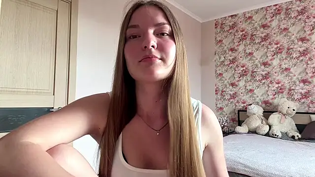 Snapshot of lizzzanatooo chatting on 06.14.26 lizzzanatooo online show from 06.14.26