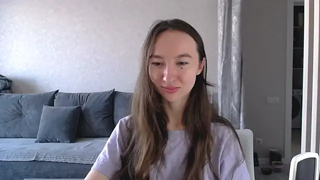 Snapshot of Maryana_Ro chatting on 10.22.25 Maryana Ro online show from 10.22.25