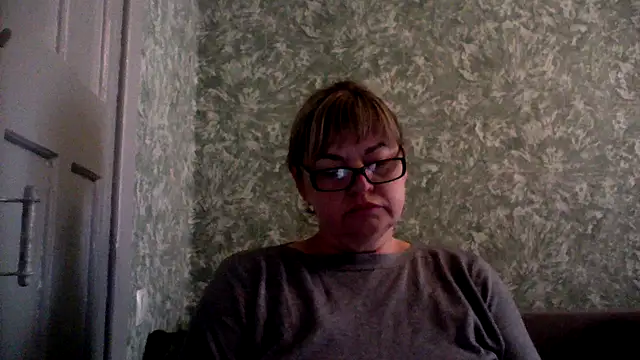 Snapshot of Empress211 chatting on 06.01.26 Empress211 online show from 06.01.26