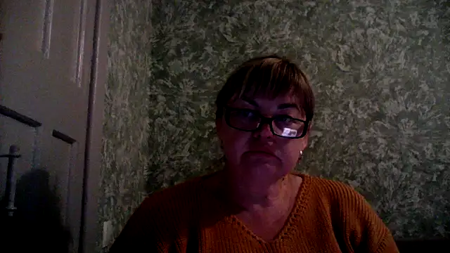 Snapshot of Empress211 chatting on 06.01.26 Empress211 online show from 06.01.26