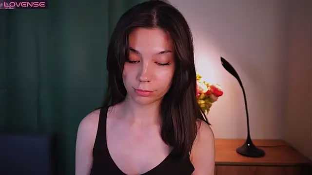 Snapshot of DellaSchane chatting on 06.04.26 DellaSchane online show from 06.04.26