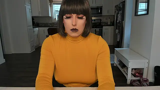 Snapshot of Danielle_tv33 chatting on 12.13.24 Danielle tv33 online show from 12.13.24