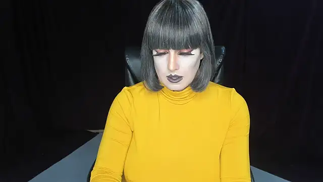 Snapshot of Danielle_tv33 chatting on 12.23.24 Danielle tv33 online show from 12.23.24