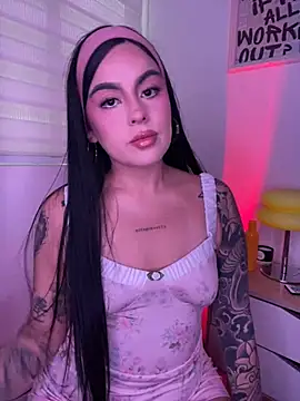 Snapshot of April_sutra chatting on 06.25.26 April sutra online show from 06.25.26