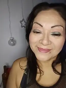 Snapshot of Khatty_Sex chatting on 06.15.26 Khatty Sex online show from 06.15.26