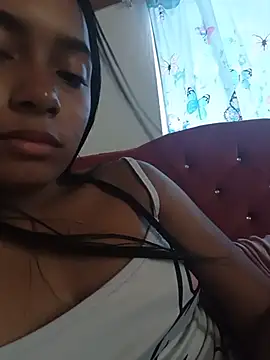 Snapshot of xcleila chatting on 06.19.26 xcleila online show from 06.19.26