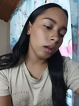 Snapshot of xcleila chatting on 07.11.26 xcleila online show from 07.11.26