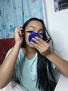 Snapshot of xcleila chatting on 07.17.26 xcleila online show from 07.17.26