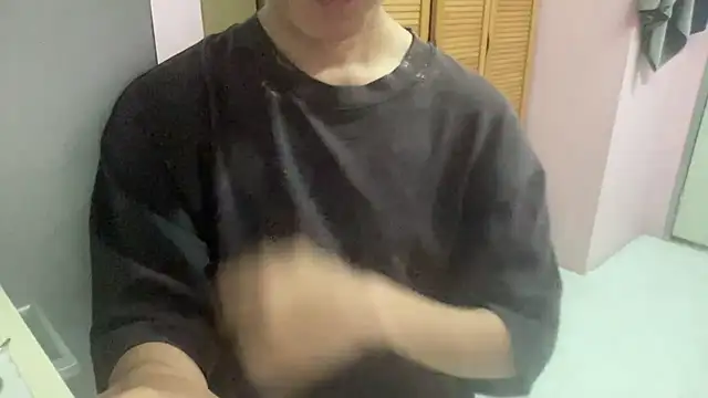 Snapshot of Asianbigfun chatting on 06.25.26 Asianbigfun online show from 06.25.26