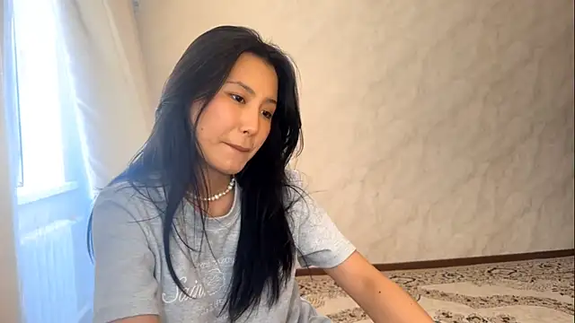 Snapshot of AikoHokonu chatting on 06.25.26 AikoHokonu online show from 06.25.26