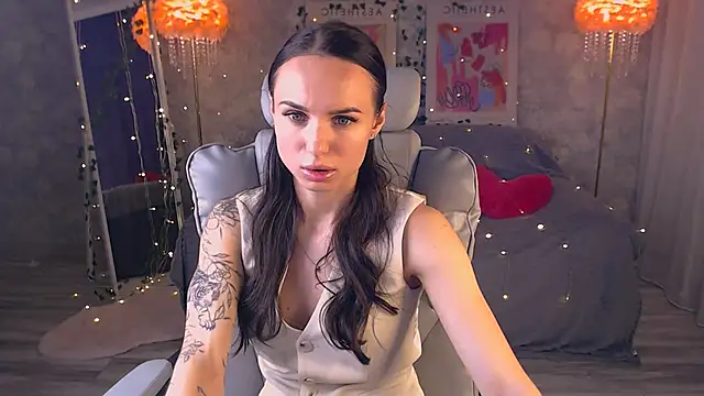 Snapshot of NicoleMerz chatting on 05.31.26 NicoleMerz online show from 05.31.26