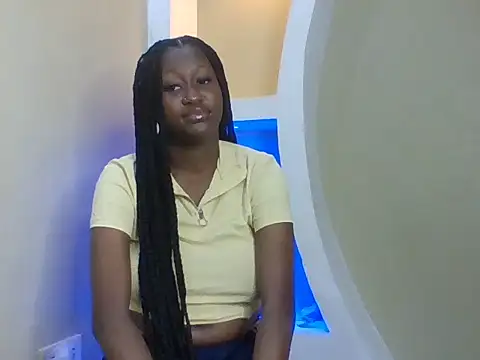 Snapshot of _Empress chatting on 06.18.26 Empress online show from 06.18.26