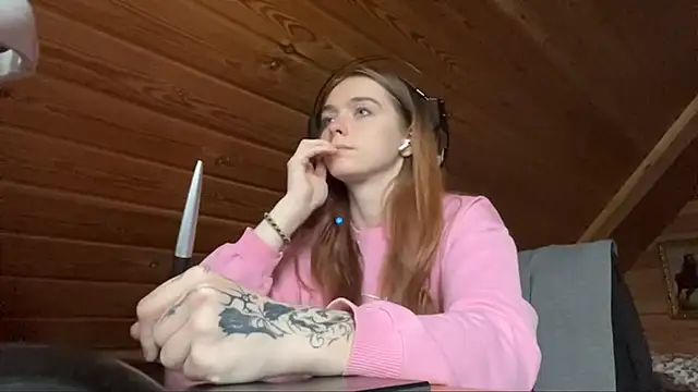 Snapshot of MariaLake chatting on 06.21.26 MariaLake online show from 06.21.26