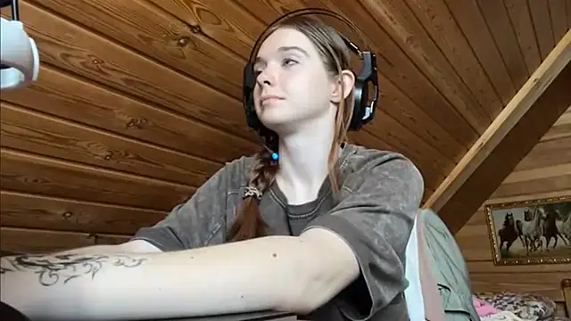 Snapshot of MariaLake chatting on 06.27.26 MariaLake online show from 06.27.26