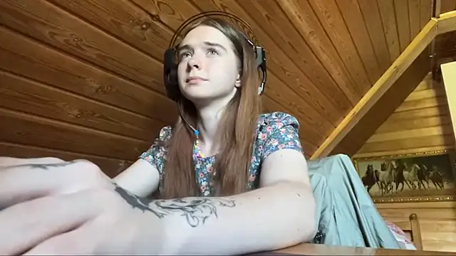 Snapshot of MariaLake chatting on 07.24.26 MariaLake online show from 07.24.26