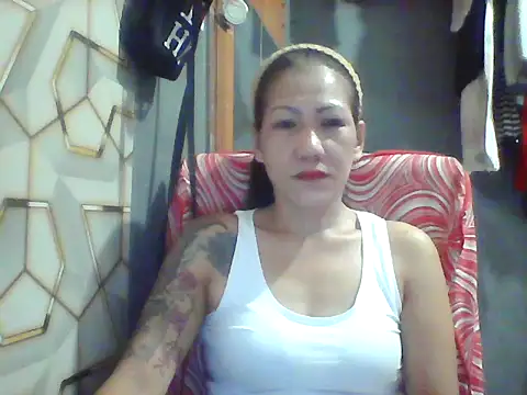 Snapshot of pinayheartaker chatting on 06.15.26 pinayheartaker online show from 06.15.26