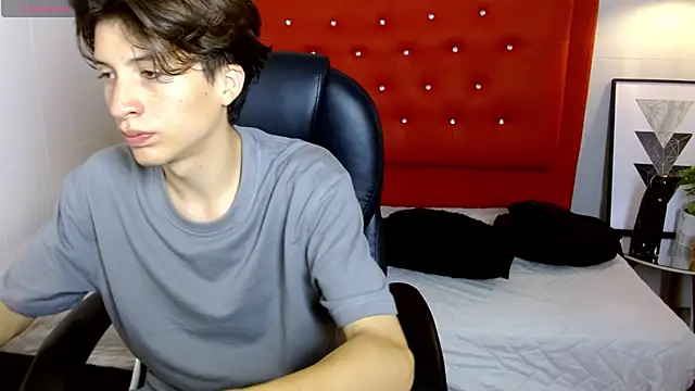 Snapshot of Marcoviolet chatting on 06.21.26 Marcoviolet online show from 06.21.26