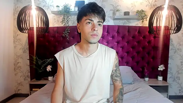 Snapshot of FedeViale chatting on 06.26.26 FedeViale online show from 06.26.26