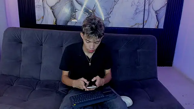 Snapshot of nico_naughtyboy chatting on 06.01.26 nico naughtyboy online show from 06.01.26