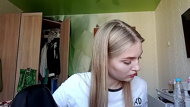 Snapshot of NorineGressett chatting on 06.18.26 NorineGressett online show from 06.18.26