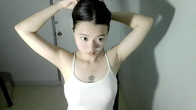 Snapshot of lily_cruzz chatting on 05.30.26 lily cruzz online show from 05.30.26