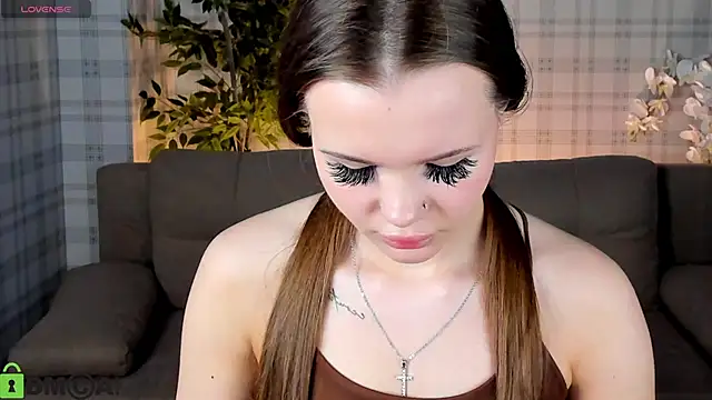 Snapshot of Ella_Butler chatting on 06.02.26 Ella Butler online show from 06.02.26