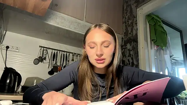 AlidaReff online show from 06.01.26