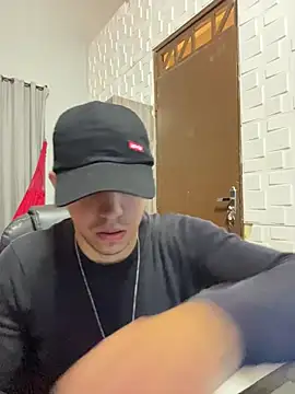 Snapshot of Fer_Ti chatting on 06.18.26 Fer Ti online show from 06.18.26