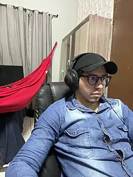 Snapshot of Fer_Ti chatting on 07.19.26 Fer Ti online show from 07.19.26