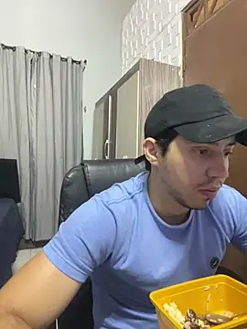 Snapshot of Fer_Ti chatting on 07.20.26 Fer Ti online show from 07.20.26