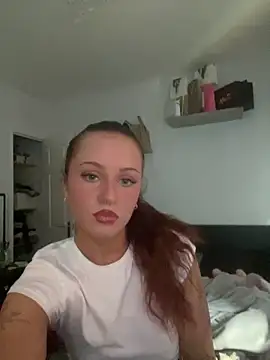 Snapshot of PoisonIvy_x chatting on 06.09.26 PoisonIvy x online show from 06.09.26