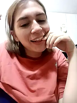 Snapshot of malory_af chatting on 06.13.26 malory af online show from 06.13.26