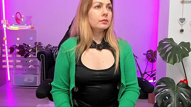 LindaWhite  online show from 03.21.25