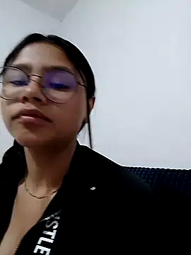 Snapshot of Sofielovee-01 chatting on 06.16.26 Sofielovee-01 online show from 06.16.26